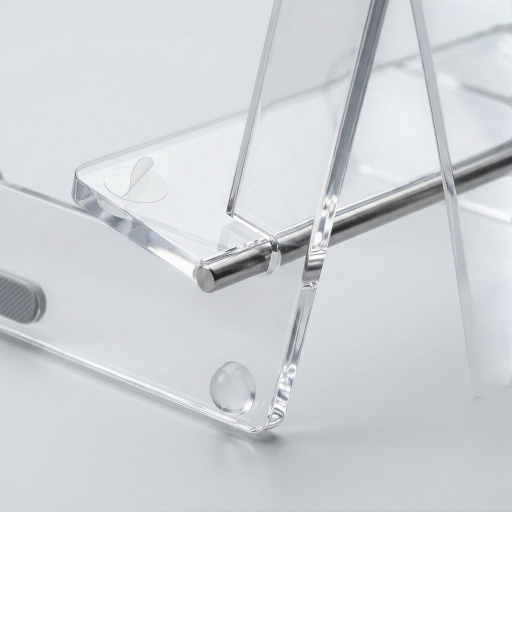 Vtxor Clear Acrylic Dual-Panel Easel Phone Stand 17 cm - Detail view